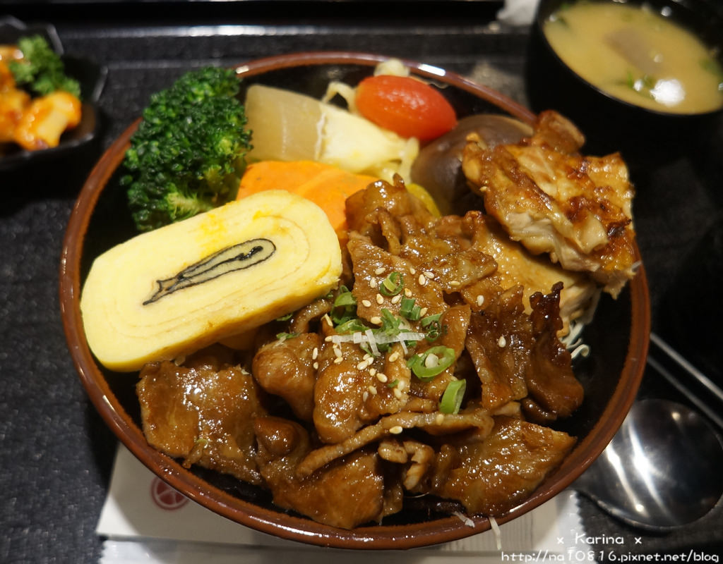 【高雄食記】 八坂丼屋 小額預算的百貨日式美食　生魚片熟食一應俱全